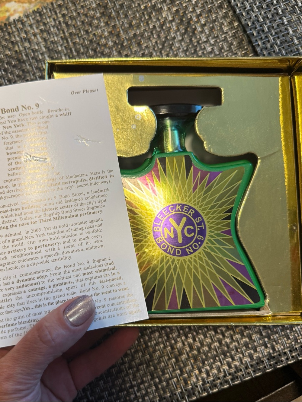 Bleecker Street NYC Bond No. 9 Green Body Oil - Luxurious Green Bottle